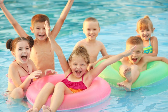 Viele Campingplätze in Frankreich haben auch einen eigenen Pool mit dabei - das bringt Badespaß für Groß und Klein! (#4)