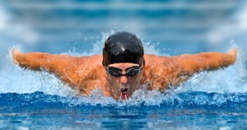 Schwimmerschulter, Schwimmerknie & Co.: Wie Sie bleibende Schäden vermeiden ( Foto: Shutterstock-Andrey Burmakin )