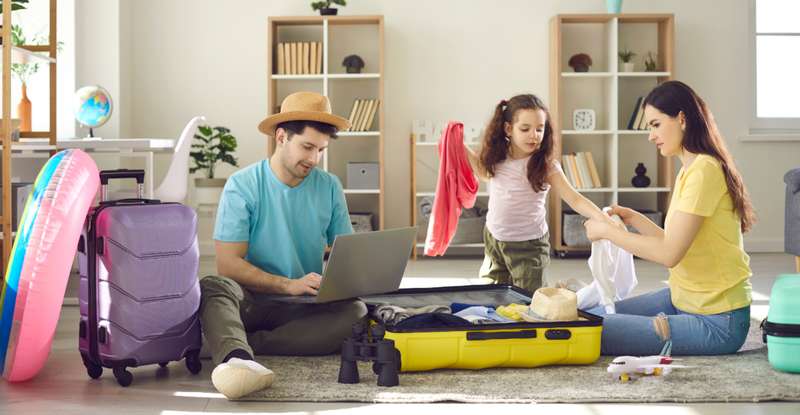 Die Ferienwohnung ist meist günstiger als ein Ferienhaus und präsentiert sich mit dem Vorteil, sich wie in den eigenen vier Wänden fühlen zu können ( Foto: Adobe Stock Studio Romantic)