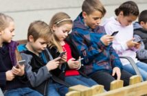 Wann sind Kinder alt genug für ein Smartphone?