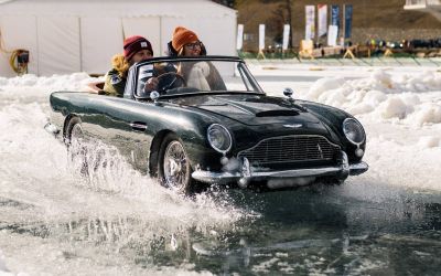 Besucher des Internationalen Concours of Elegance in St. Moritz können sich auf eine aufregende Little Car Ice Driving Experience im Aston Martin DB5 Junior freuen. (Foto: The Little Car Company / Ben Lewis)