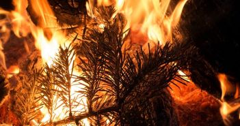 Brandgefahr zu Weihnachten: Vorsicht bei potenziellen (Foto: AdobeStock - travelguide 106481660)