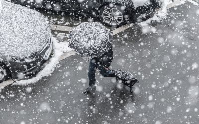 Schauerwolken bringen Schnee nach Mitteleuropa und lassen Urlauberherzen höherschlagen (Foto: AdobeStock - guruXOX 564993472)