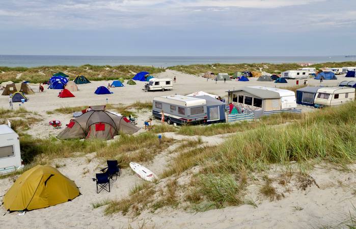 Der Campingurlaub muss nicht im Zelt stattfinden. (Foto: AdobeStock - 307826898 chru53) 