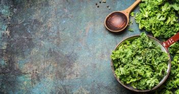 Wintergemüseklassiker mit Nährstoffen, Geschmack und Saisonalität: Grünkohl und (Foto: AdobeStock - VICUSCHKA - 100175432)